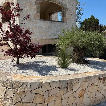 Tre Coni * تْشيستيرنِنو